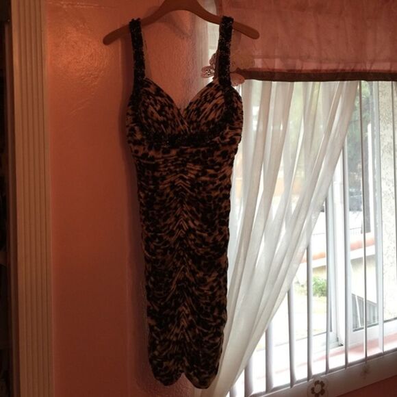 ❤️1 hr Sale🎁Cache dress - Picture 2 of 4